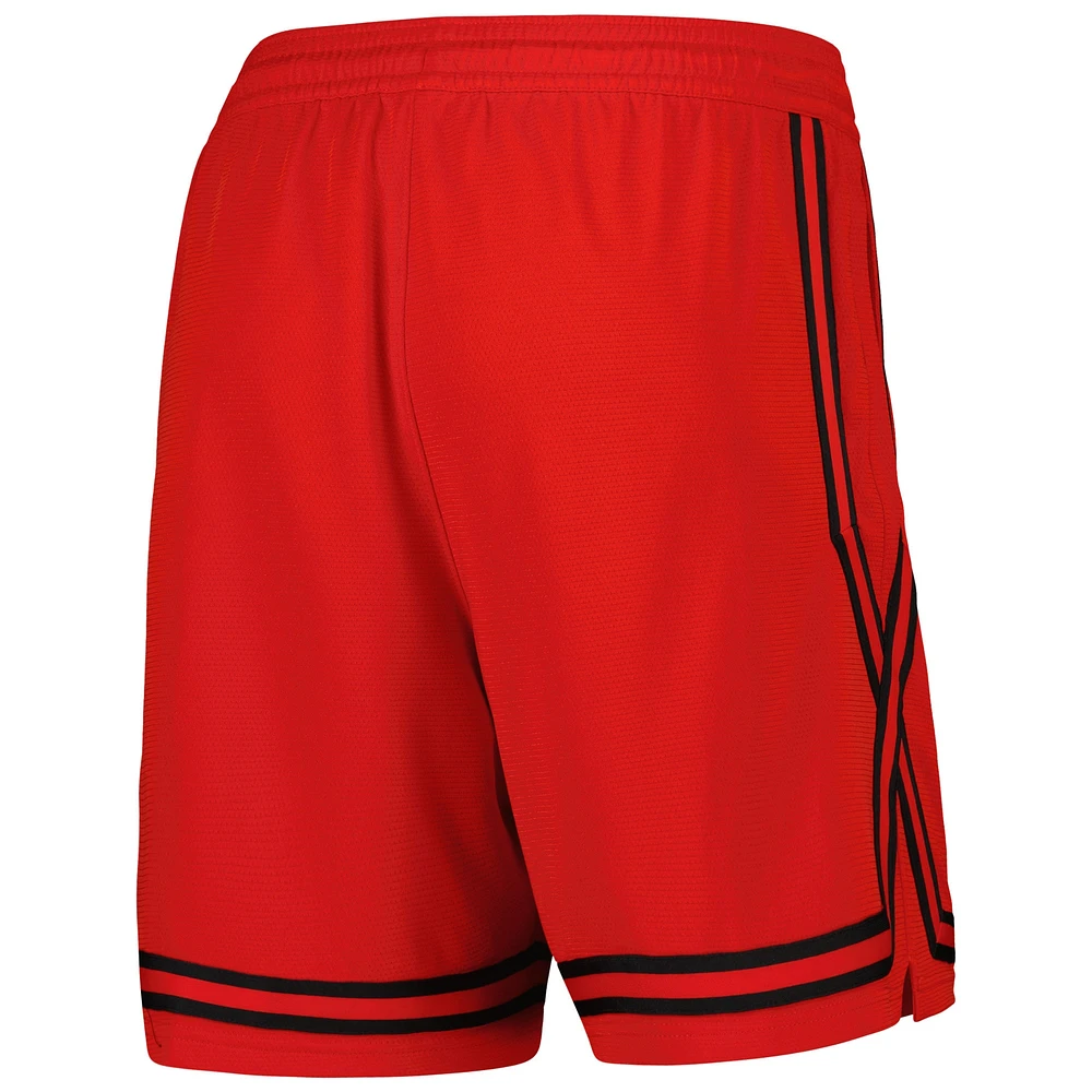 Short Nike WNBA Logowoman Team 13 Crossover Performance pour femme rouge