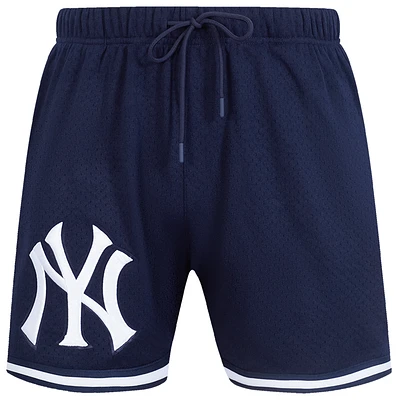 Pro Standard Yankees Mesh Basketball Shorts - Men's