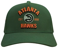 Pro Standard Hawks Pinch Front Snapback - Men's