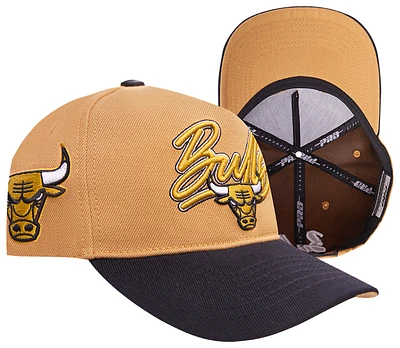 Pro Standard Bulls Script Pinch Front Snapback - Men's