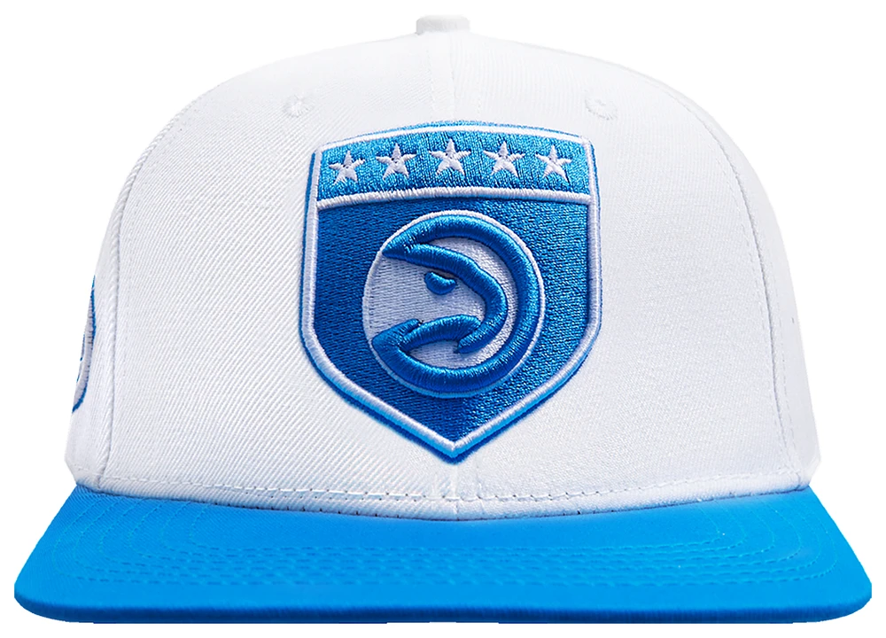 Pro Standard Hawks Military Pinch Front Snapback Hat - Men's