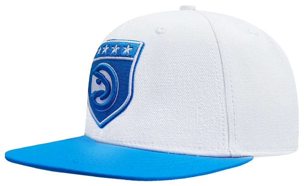 Pro Standard Hawks Military Pinch Front Snapback Hat - Men's