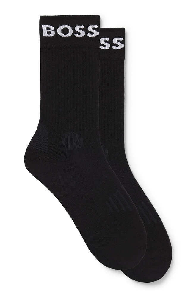 Two-pack of quarter-length socks in stretch fabric