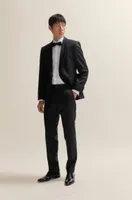 Slim-fit dress shirt