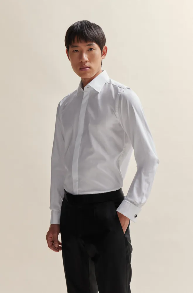 Slim-fit dress shirt