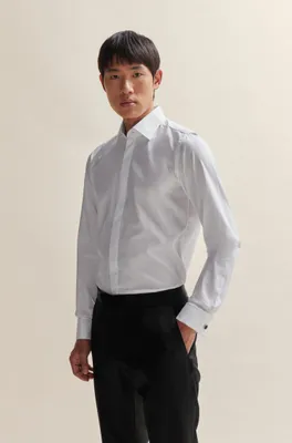 Slim-fit dress shirt