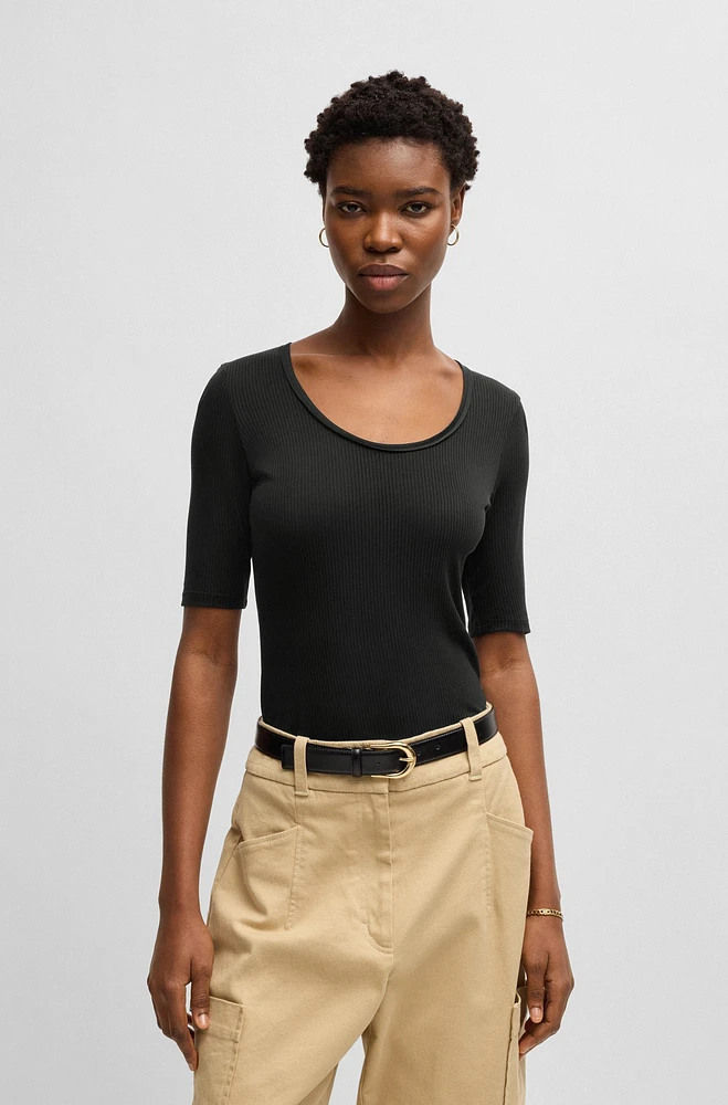 Scoop-neck T-shirt ribbed stretch fabric