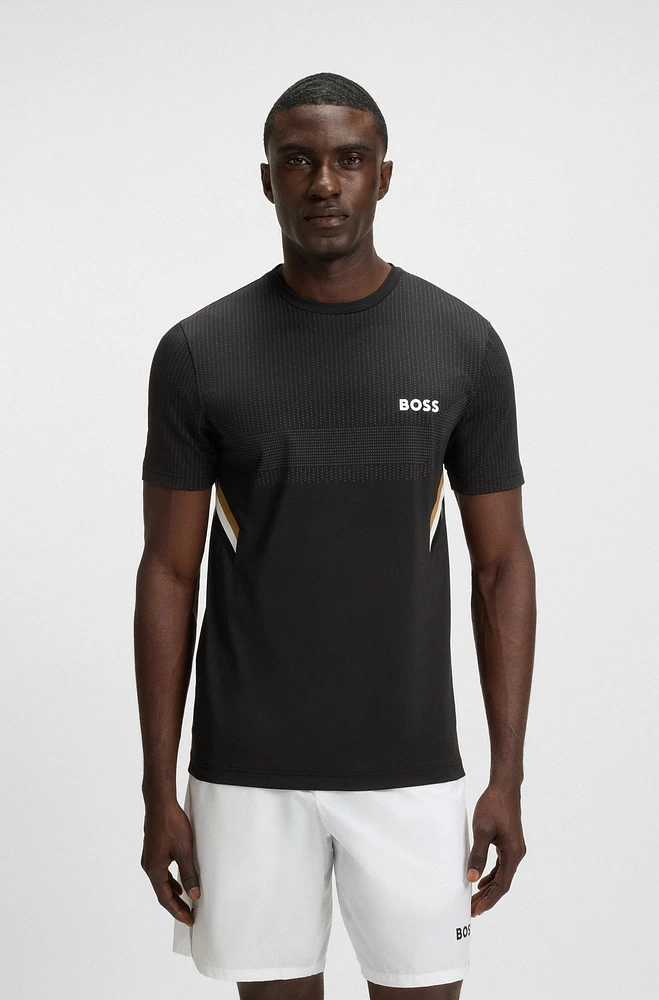 Active slim-fit T-shirt with moisture management