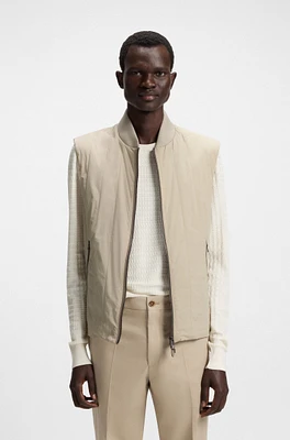 Water-repellent gilet with tonal binding