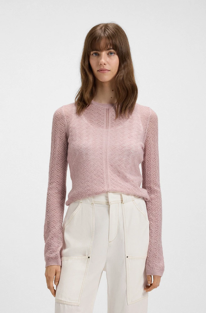 Fine-gauge sweater with knitted structure
