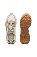 Trainers tumbled leather with supportive outsole