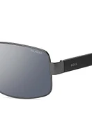 Double-bridge sunglasses with flat hinges