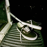 Chaussure de skate Vans Authentic - Noire / Blanche