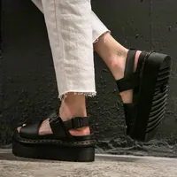 Sandale Dr. Martens Voss II pour femmes - Noire