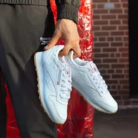 Chaussure athlétique en cuir Reebok Classic pour hommes - Blanche / Gomme