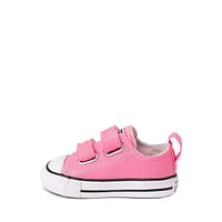 Converse Chuck Taylor All Star 2V Low-Top Sneaker - Baby / Toddler Pink