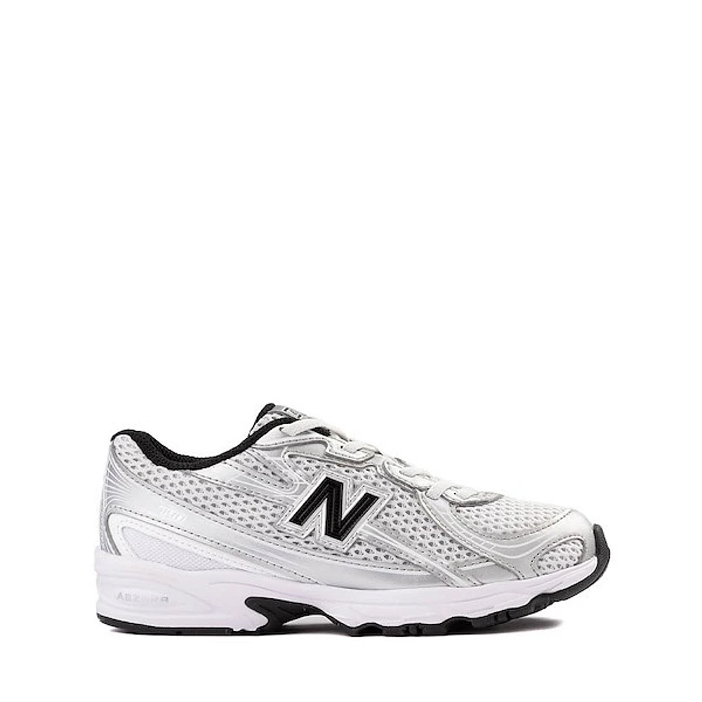 New Balance 740 Athletic Shoe