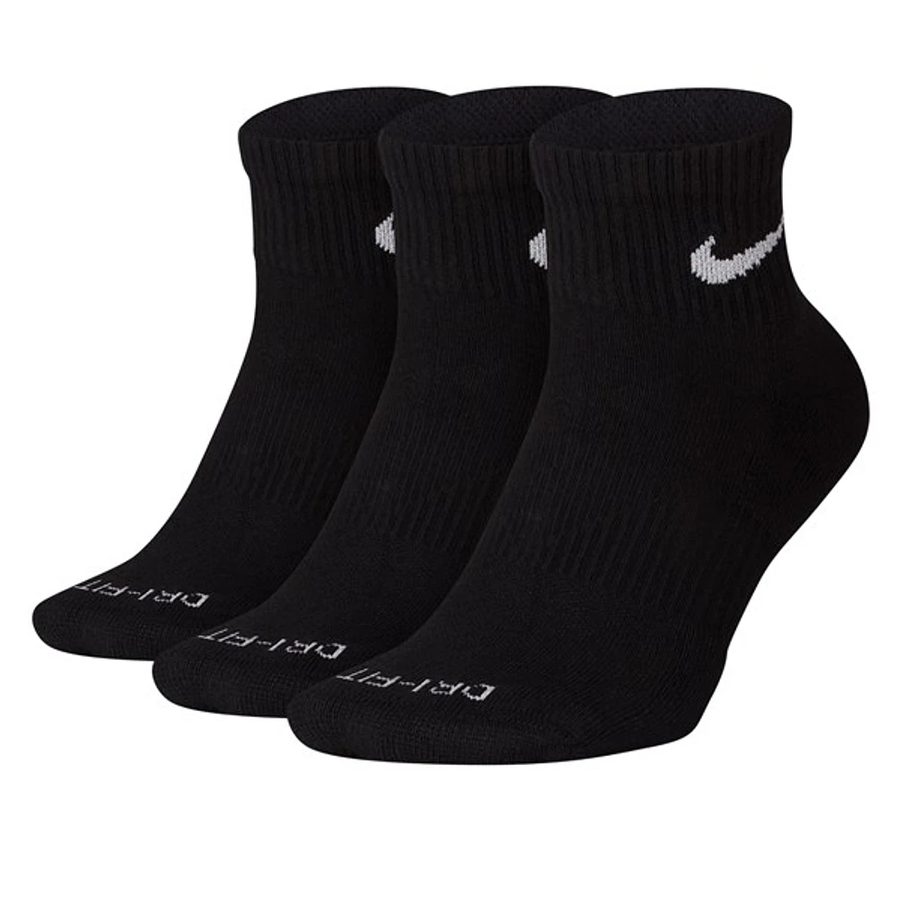 Nike Three Pack Everyday Plus Cushioned Ankle Socks in Black, Size Medium, Polyester