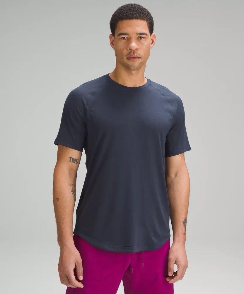 License to Train Short-Sleeve Shirt | Men's Short Sleeve Shirts & Tee's