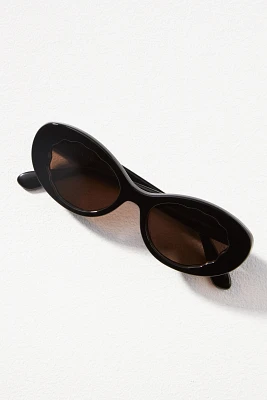 Scallop Frame Oval Sunglasses