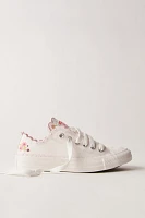 Chuck Taylor All Star Embroidered Flower Sneakers