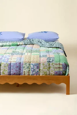 Everly Scalloped Mango Wood Bed