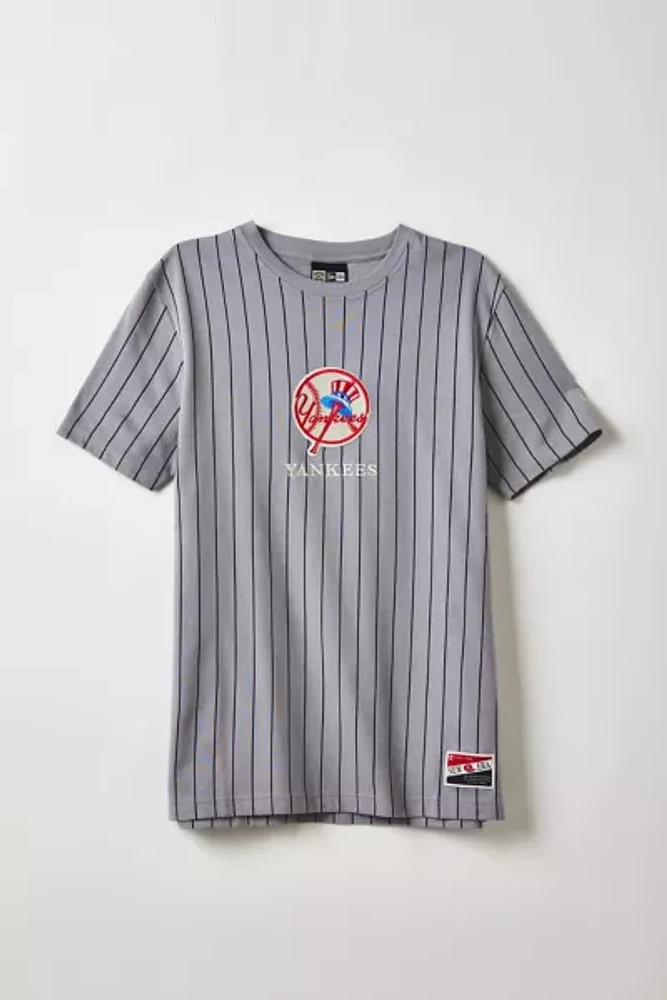 New Era MLB New York Yankees Team Logo Striped Tee
