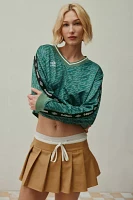 Umbro UO Exclusive V-Neck Long Sleeve Boxy Tee