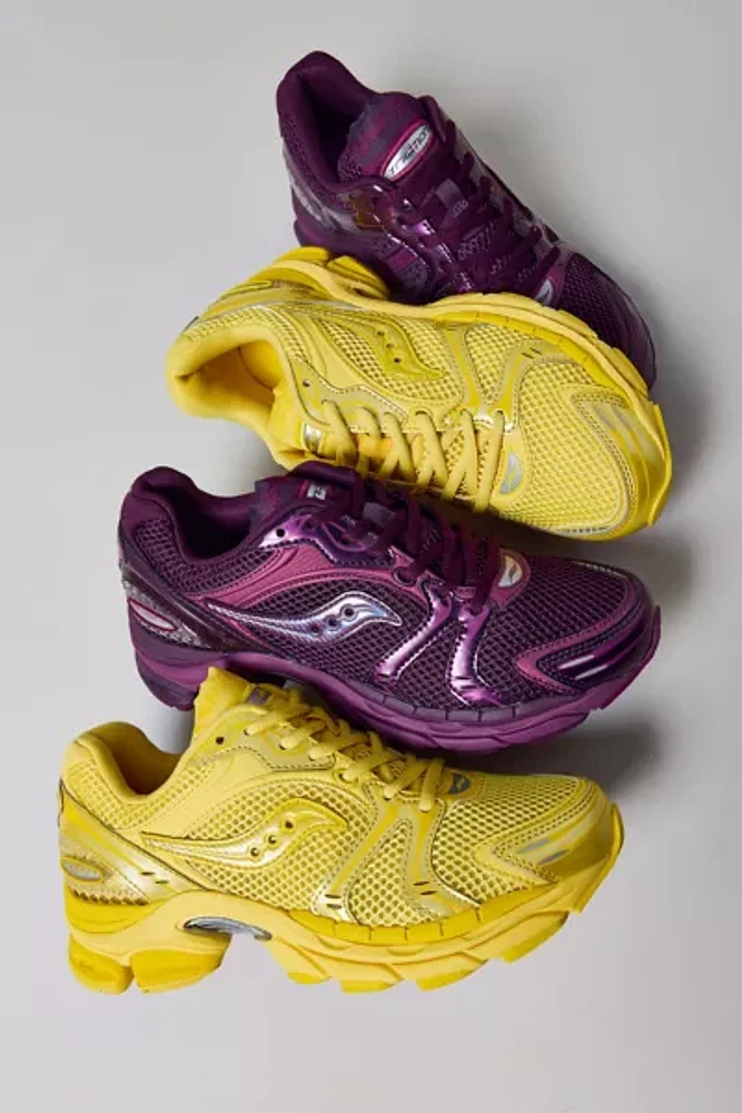 Saucony Men's ProGrid Triumph 4 Sneaker