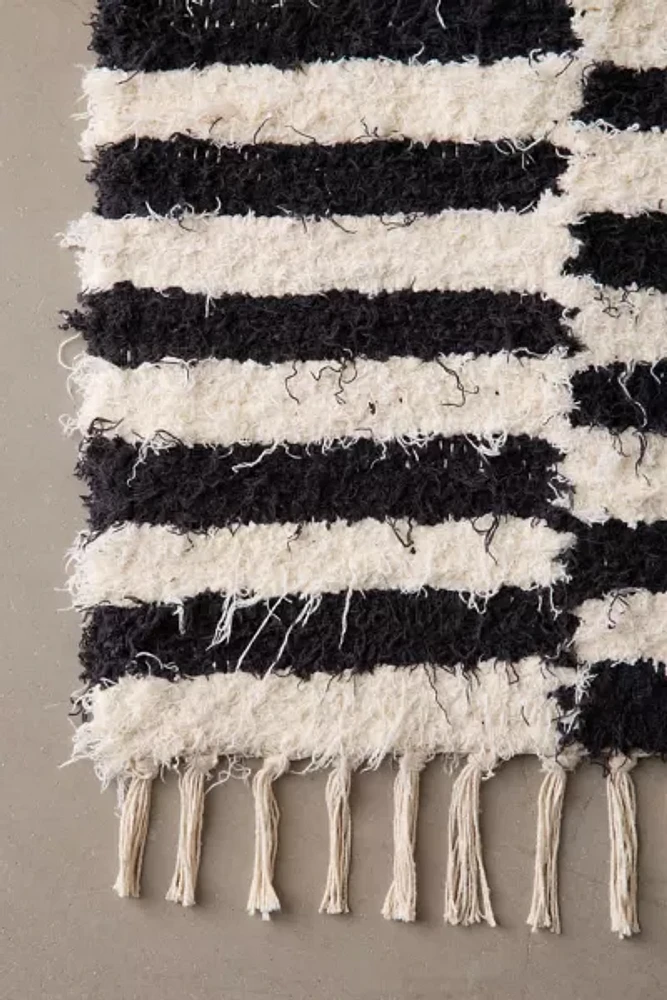 Irregular Checkerboard Shaggy Tassel Rug