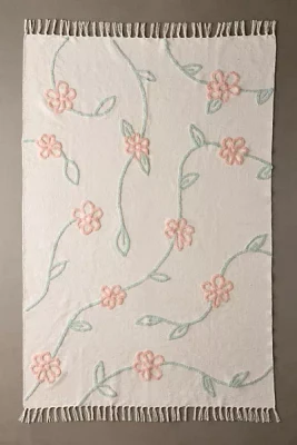 Falling Vines Floral Hilo Tufted Rug