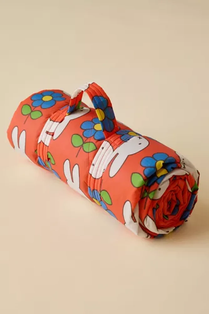 BAGGU & Miffy Puffy Quilted Picnic Blanket
