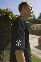 Pro Standard UO Exclusive MLB New York Yankees Team Logo Tee
