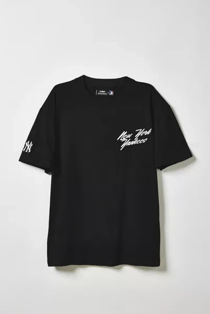 Pro Standard UO Exclusive MLB New York Yankees Team Logo Tee