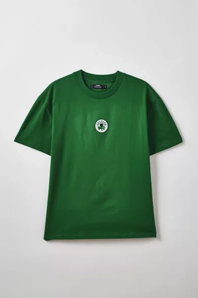 Pro Standard UO Exclusive NBA Boston Celtics Graphic Tee