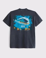 Modelo Graphic Tee