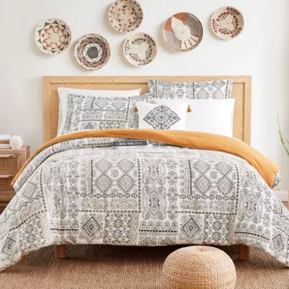 Modern Threads Isla Reversible Complete Bedding Set with Sheets
