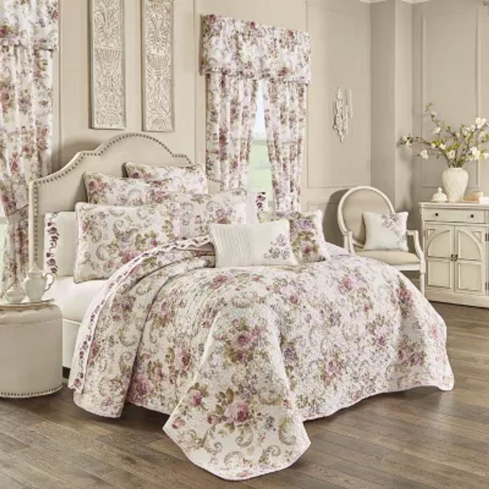 Royal Court Chambord Floral Quilt Set