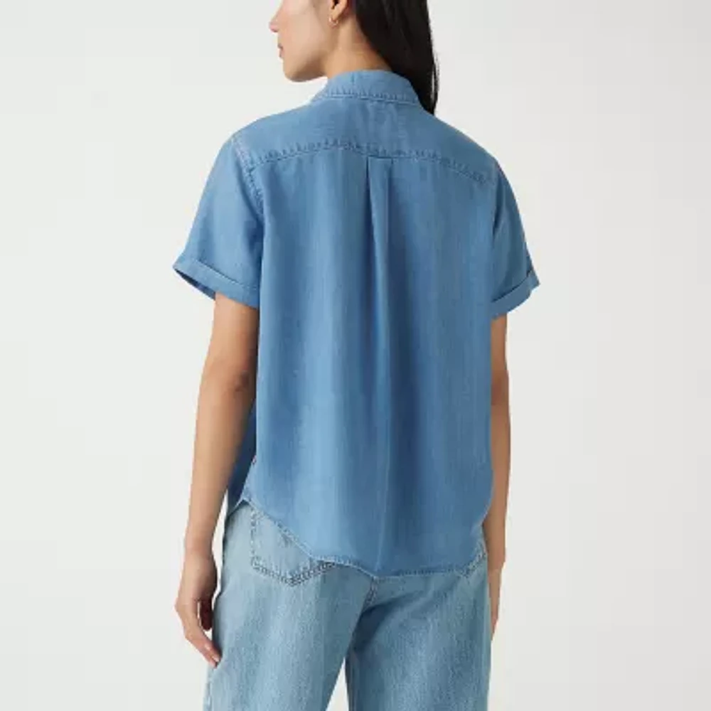 Levi's® Womens Short Sleeve Regular Fit Button-Down Shirt