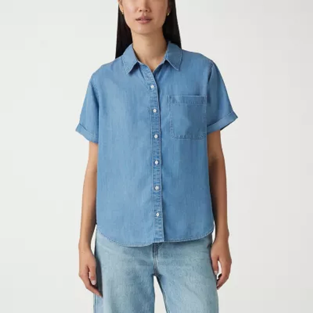 Levi's® Womens Short Sleeve Regular Fit Button-Down Shirt