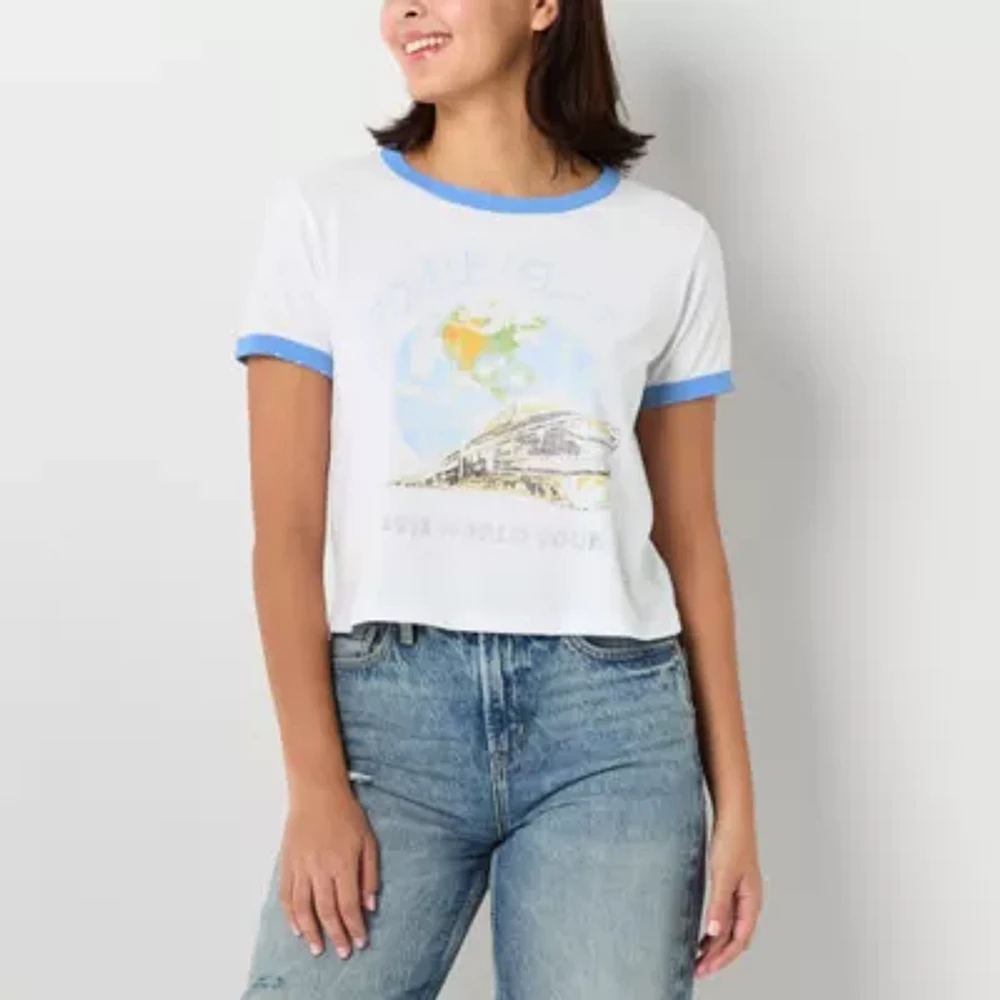 Womens Short Sleeve Regular Fit Juniors Graphic T-Shirt