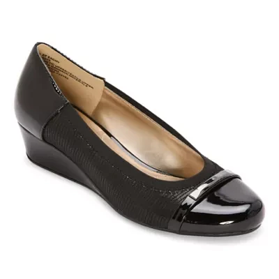 east 5th Womens Eachy Cap Closed Toe Ballet Flats