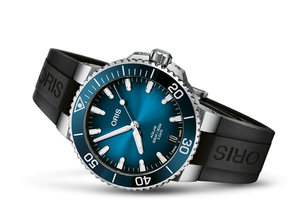 Shop aquis date calibre 400 in Canada | La Maison MonacoShop