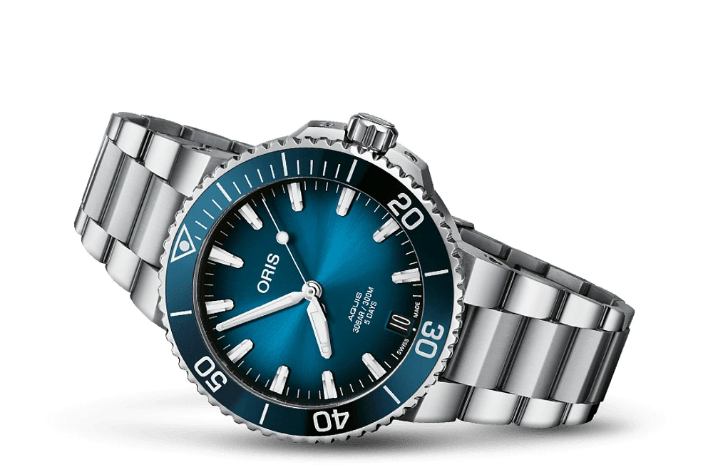 Shop aquis date calibre 400 in Canada | La Maison MonacoShop
