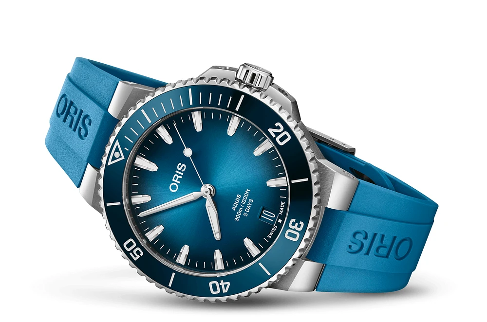 Shop aquis date calibre 400 in Canada | La Maison MonacoShop