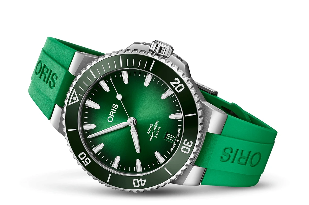 Shop aquis date calibre 400 in Canada | La Maison MonacoShop