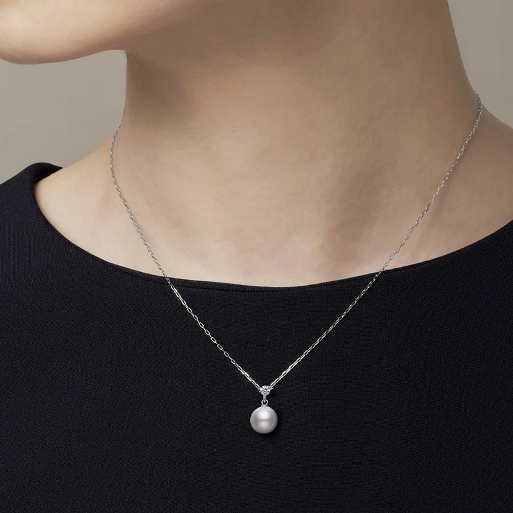 Shop akoya cultured single pearl and diamond pendant in 18k white gold in Canada | La Maison MonacoShop