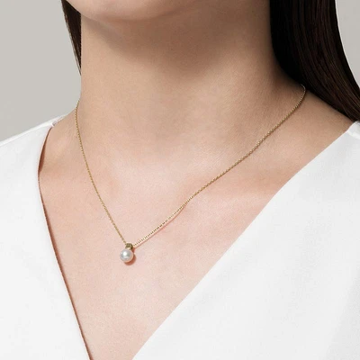 Shop akoya cultured pearl pendant in 18k yellow gold in Canada | La Maison MonacoShop