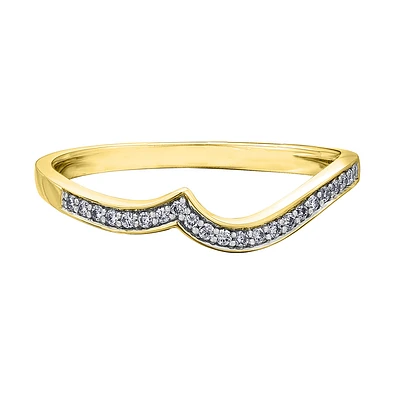 10K GOLD RING WITH DIAMONDS