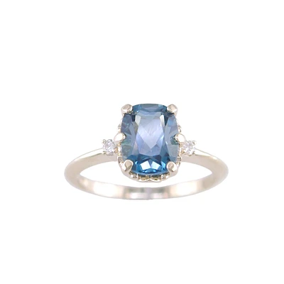 10K GOLD RING WITH TOPAZ